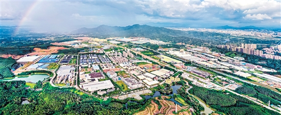 翠山湖产业转移工业园扩园成功，扩容提质打造更具竞争力的现代化产业园区。